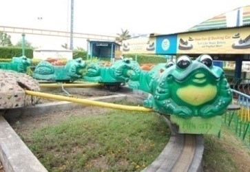 Frog  amusement  ride 